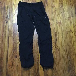 Lululemon dance studio mid-rise pant in black size 6 regular